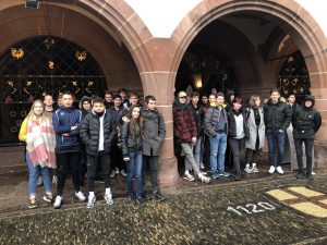 les germanistes de la SEP devant la mairie de Fribourg